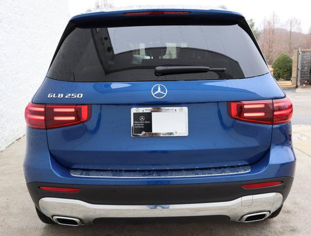 new 2024 Mercedes-Benz GLB 250 car, priced at $51,190