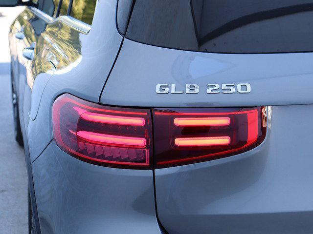 new 2025 Mercedes-Benz GLB 250 car, priced at $51,005