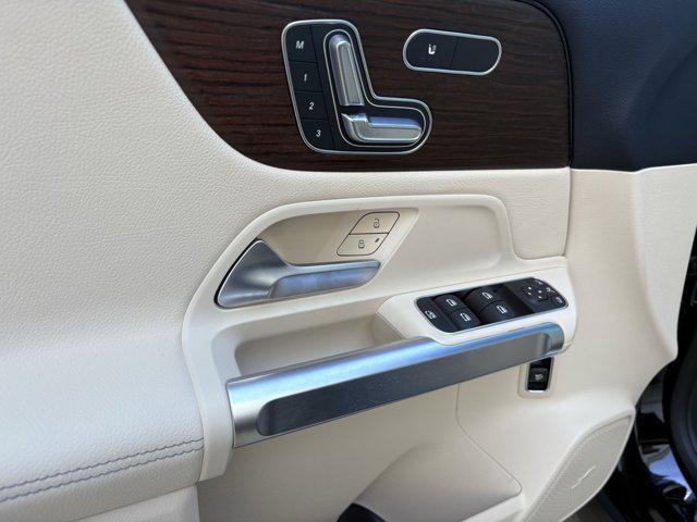 new 2025 Mercedes-Benz GLB 250 car, priced at $47,520