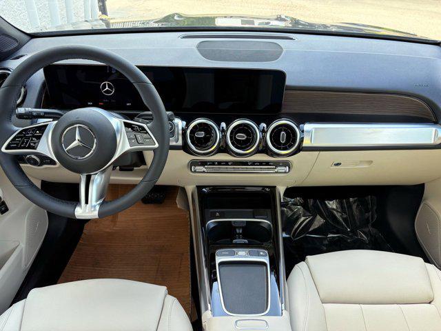new 2025 Mercedes-Benz GLB 250 car, priced at $47,520