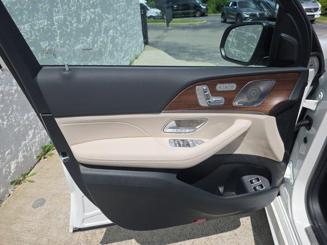 new 2025 Mercedes-Benz GLE 450e car, priced at $82,060