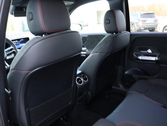 new 2024 Mercedes-Benz GLB 250 car, priced at $49,100