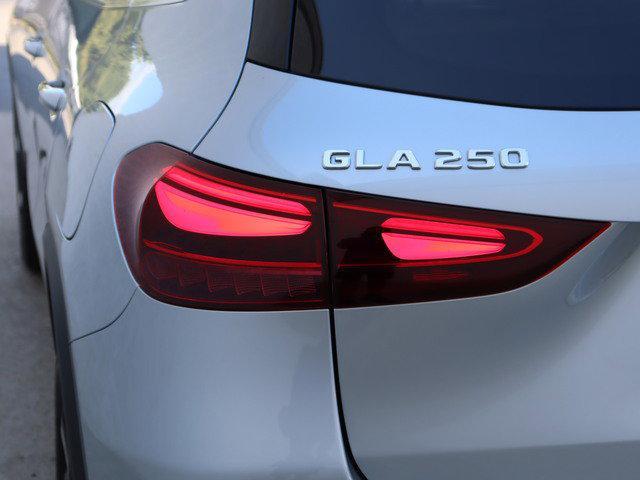 new 2025 Mercedes-Benz GLA 250 car, priced at $48,975