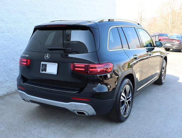 new 2024 Mercedes-Benz GLB 250 car, priced at $51,215