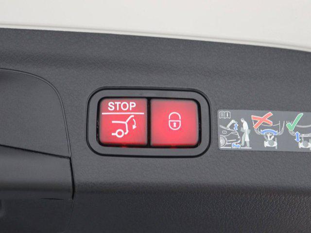 new 2025 Mercedes-Benz AMG GLE 63 car, priced at $153,050