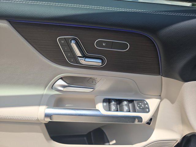 new 2025 Mercedes-Benz GLB 250 car, priced at $49,580