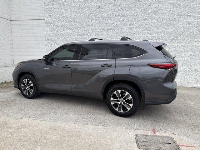 used 2021 Toyota Highlander Hybrid car, priced at $34,499