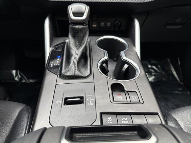used 2021 Toyota Highlander Hybrid car, priced at $34,499