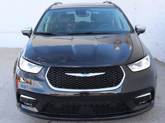 used 2021 Chrysler Pacifica Hybrid car, priced at $29,999