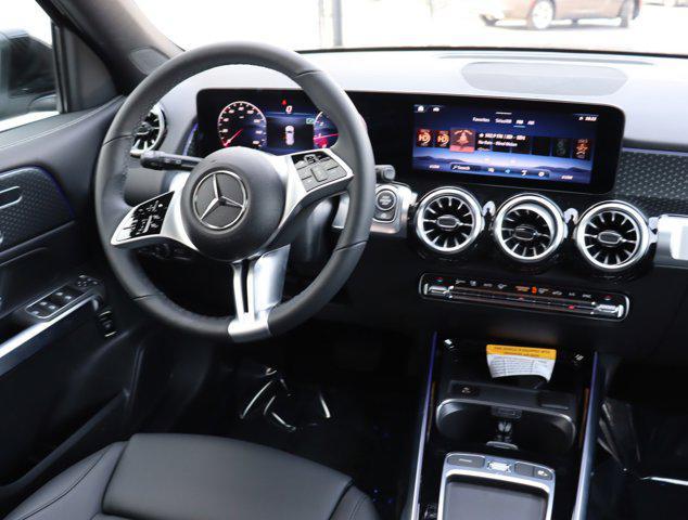 new 2024 Mercedes-Benz GLB 250 car, priced at $46,900