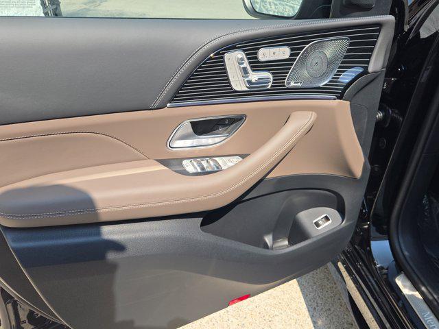 new 2025 Mercedes-Benz GLE 450 car, priced at $107,040