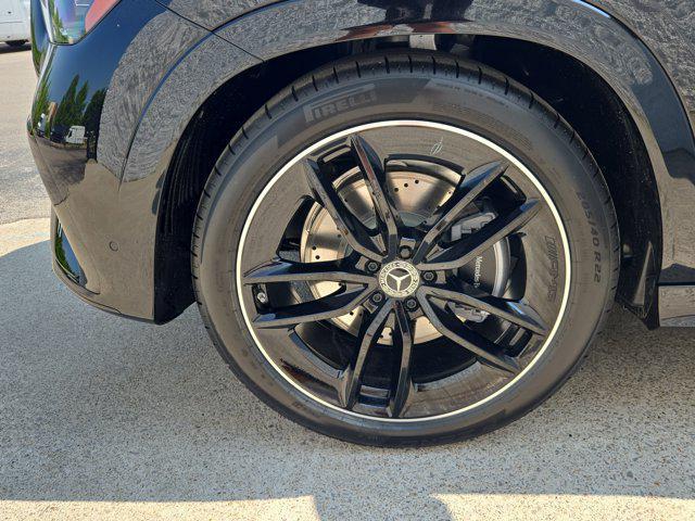 new 2025 Mercedes-Benz GLE 450 car, priced at $107,040