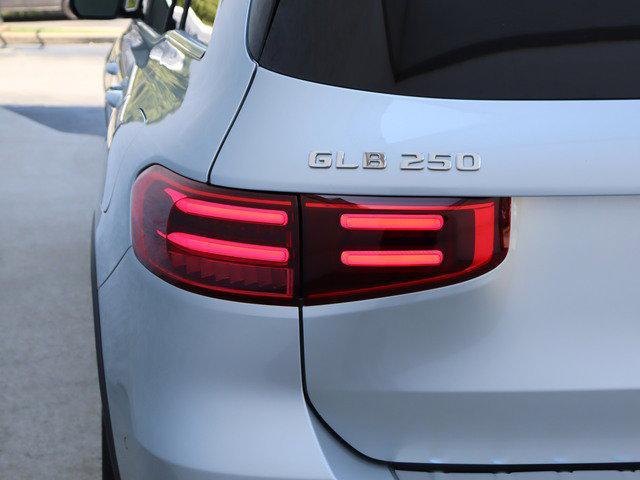 new 2025 Mercedes-Benz GLB 250 car, priced at $52,225