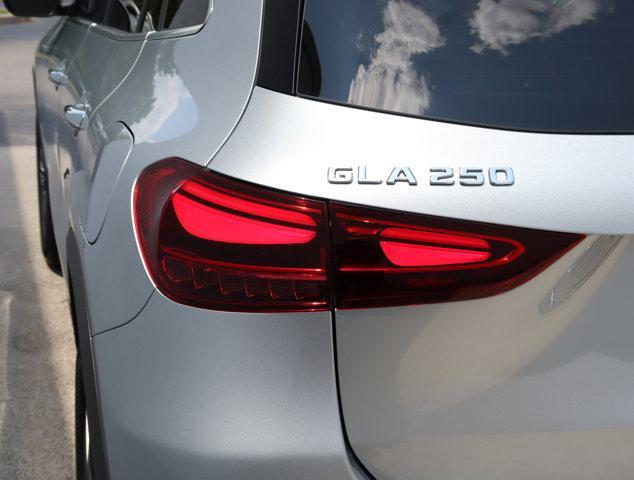 new 2025 Mercedes-Benz GLA 250 car, priced at $43,000