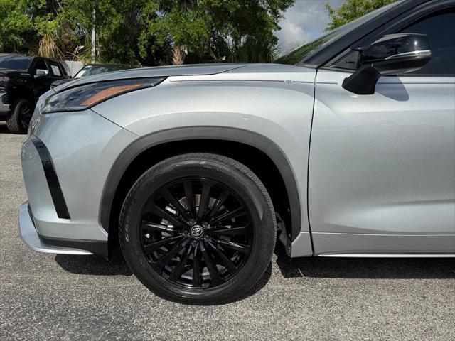 used 2023 Toyota Highlander car, priced at $42,998