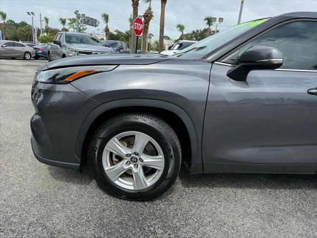 used 2022 Toyota Highlander car, priced at $31,780