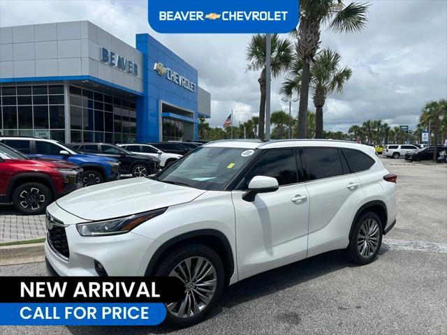 used 2021 Toyota Highlander car