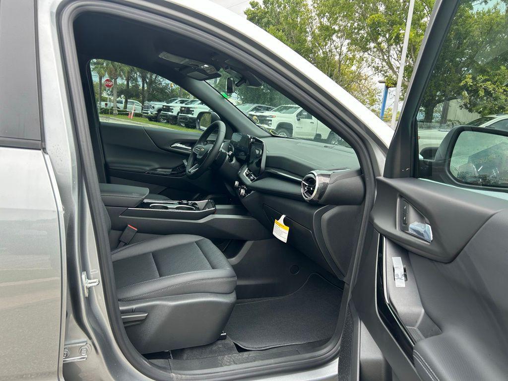 new 2026 Chevrolet Equinox car, priced at $33,985