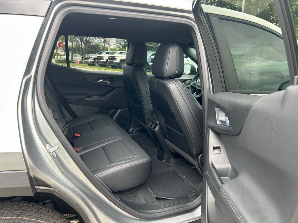 new 2026 Chevrolet Equinox car, priced at $33,985