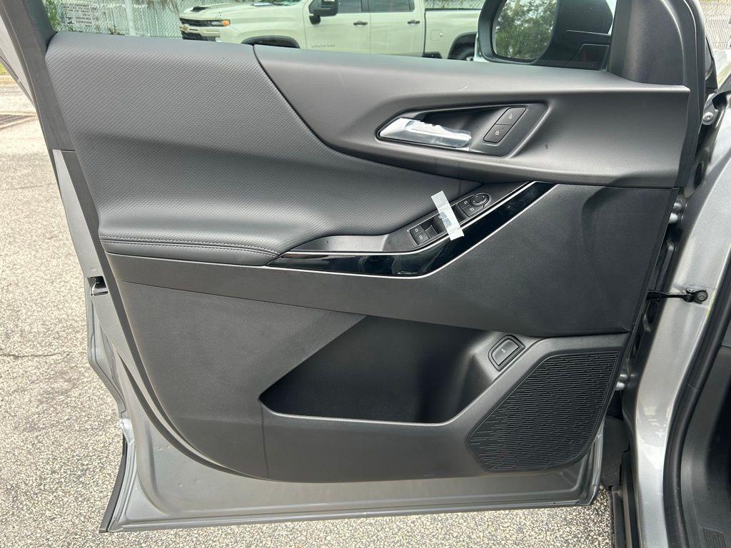 new 2026 Chevrolet Equinox car, priced at $33,985