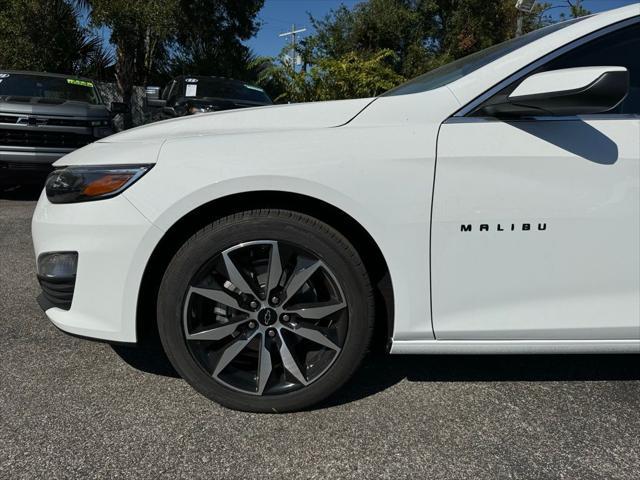 new 2025 Chevrolet Malibu car, priced at $27,995