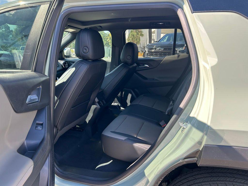new 2026 Chevrolet Equinox car, priced at $37,135