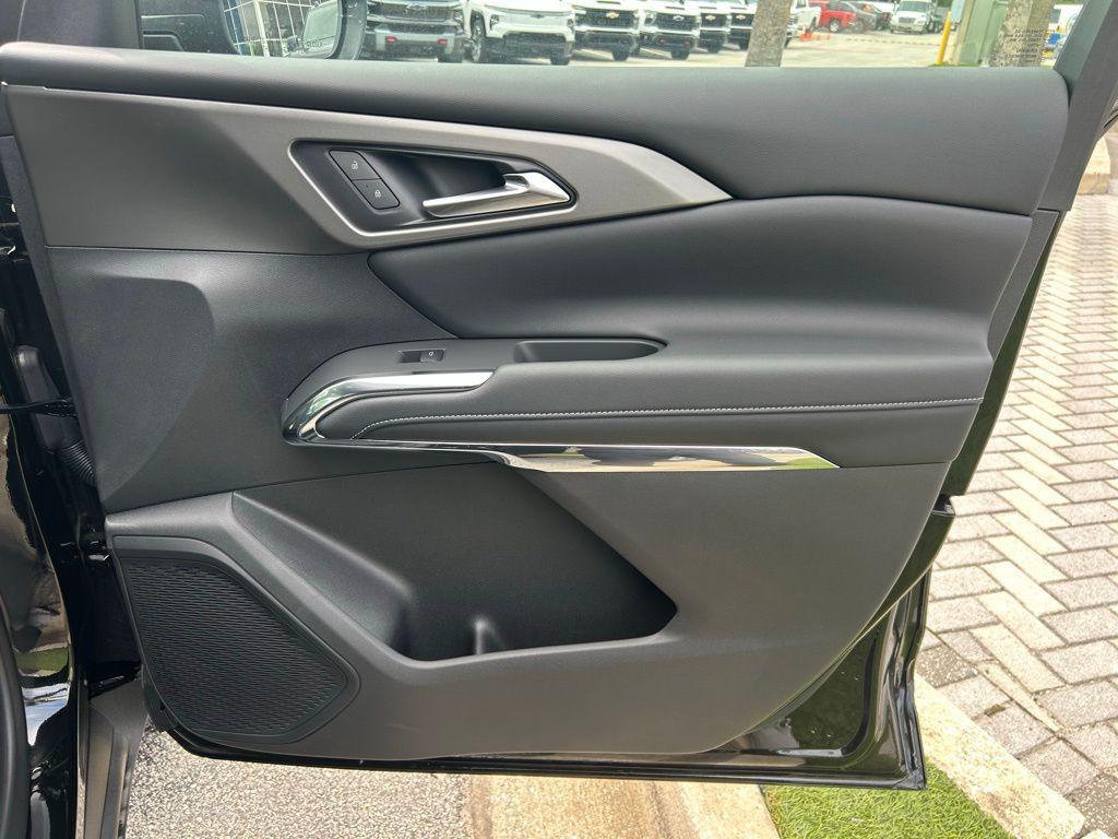 new 2025 Chevrolet Traverse car, priced at $42,945