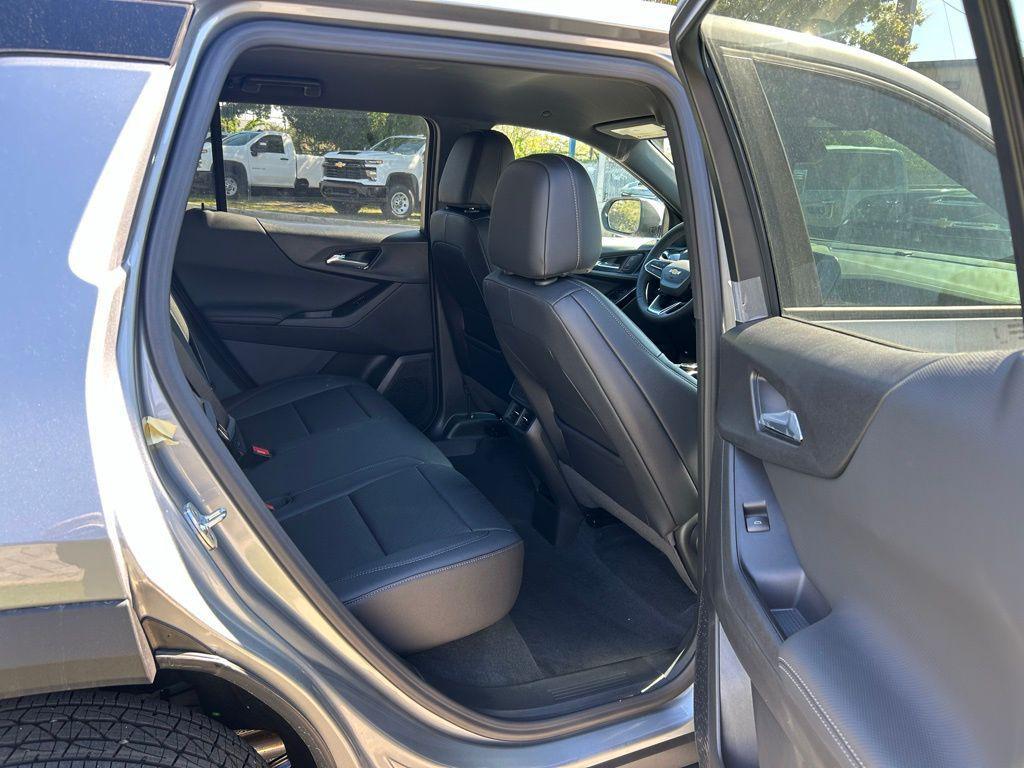 new 2026 Chevrolet Equinox car, priced at $33,490