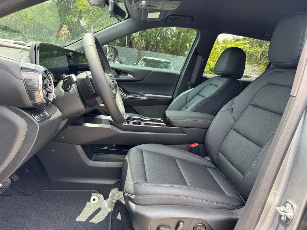 new 2026 Chevrolet Equinox car, priced at $33,485