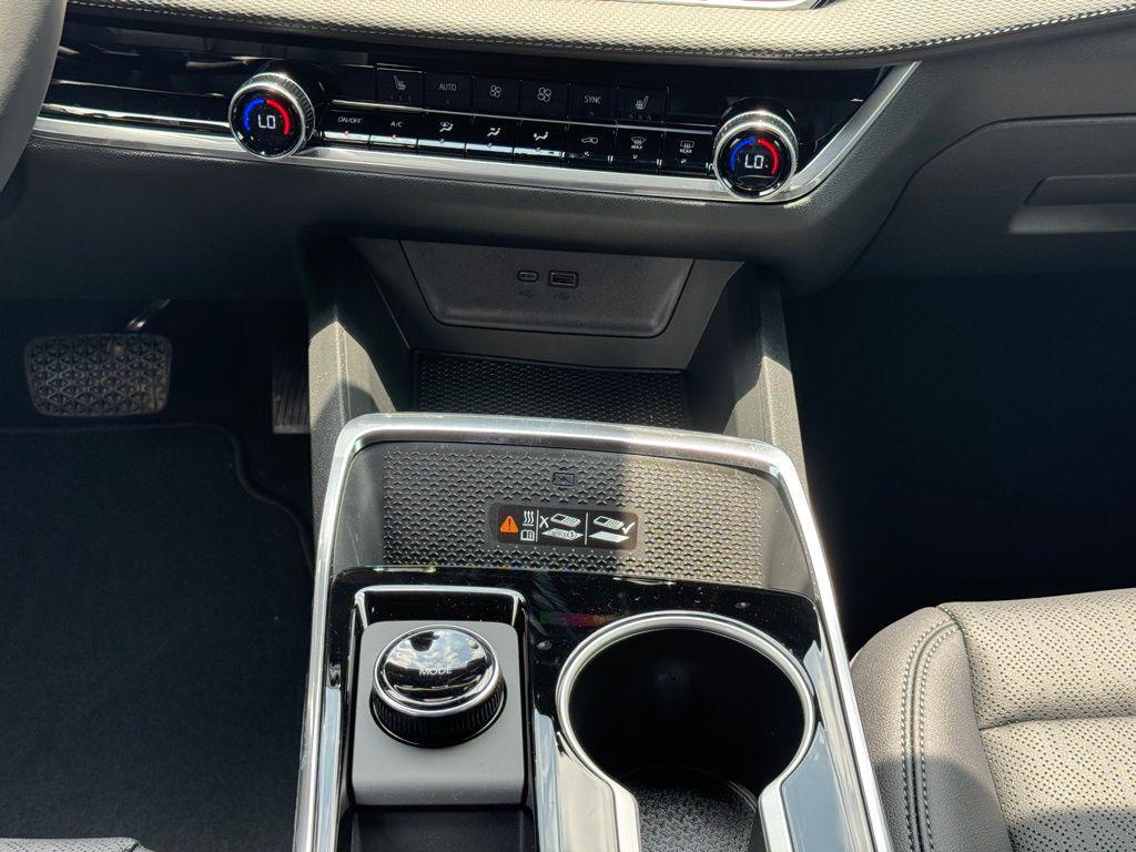 new 2026 Chevrolet Equinox car, priced at $33,485