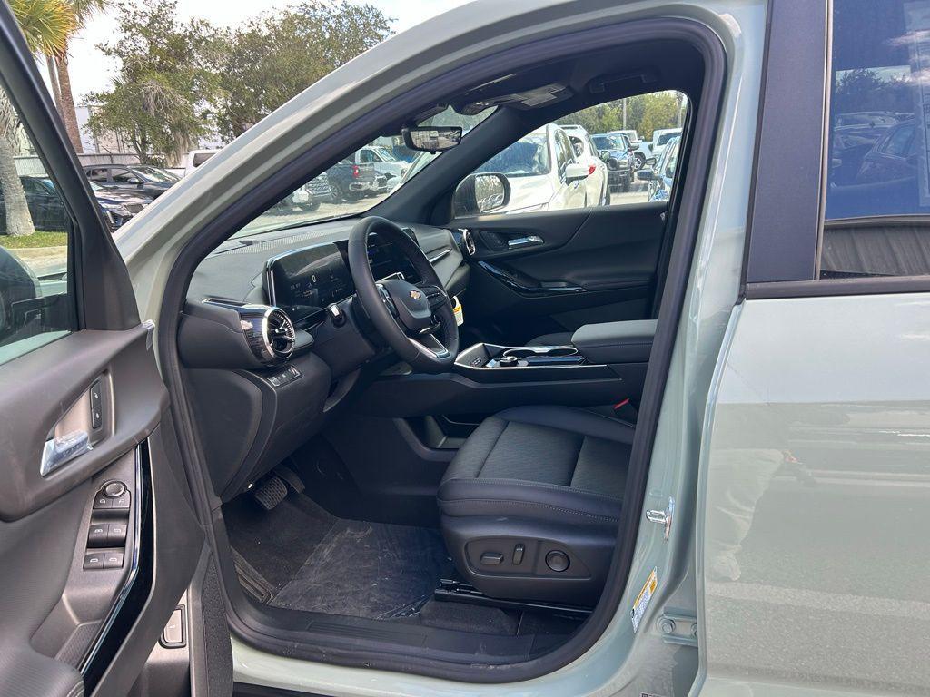 new 2026 Chevrolet Equinox car, priced at $33,490