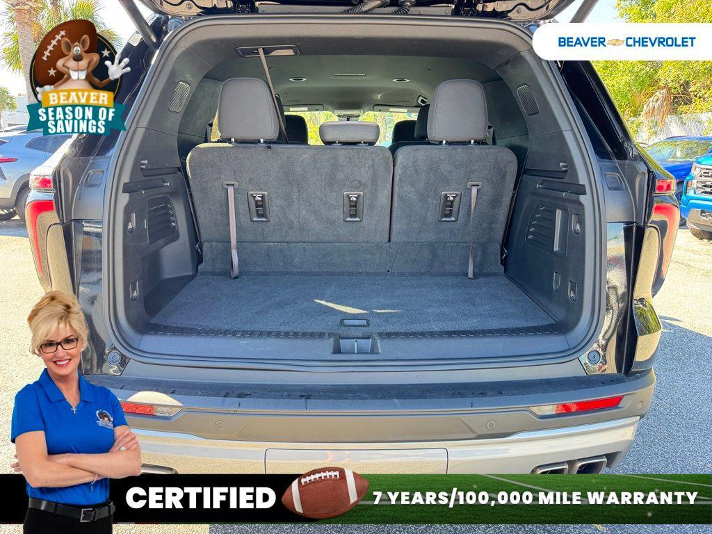 used 2025 Chevrolet Traverse car, priced at $38,728
