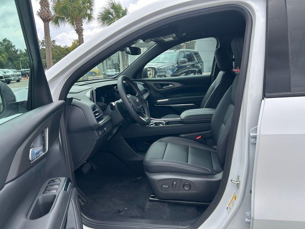 new 2026 Chevrolet Traverse car, priced at $48,265