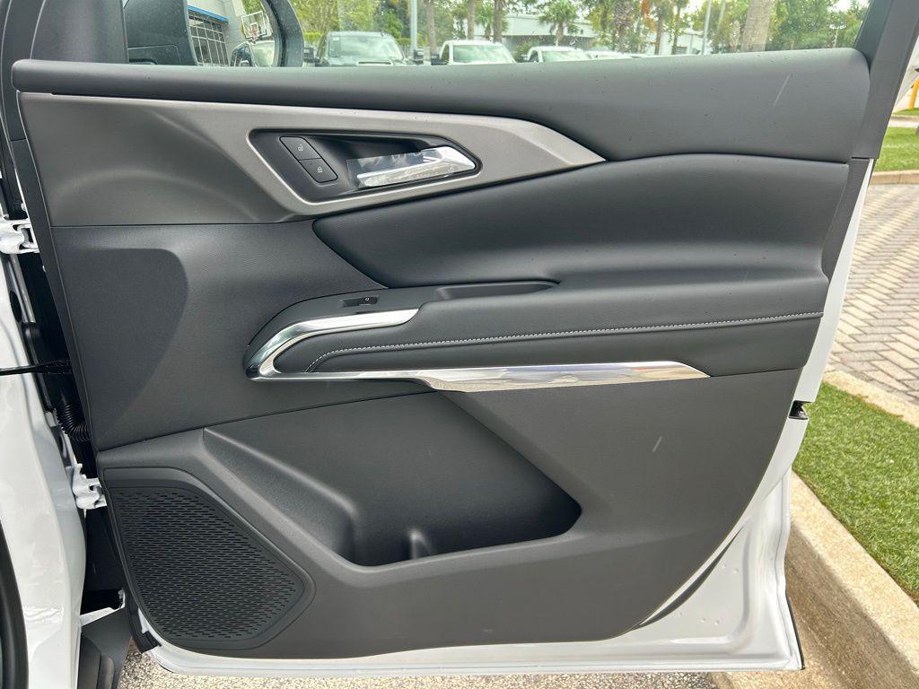 new 2026 Chevrolet Traverse car, priced at $48,265