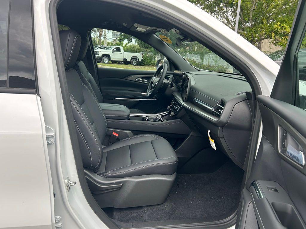 new 2026 Chevrolet Traverse car, priced at $48,265