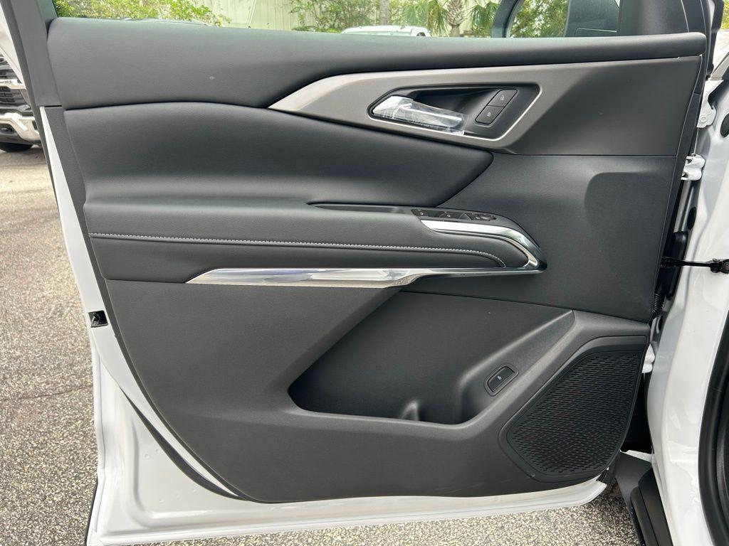 new 2026 Chevrolet Traverse car, priced at $48,265