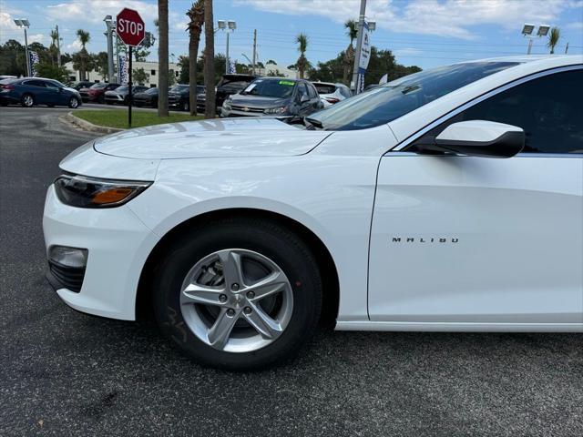 new 2025 Chevrolet Malibu car, priced at $26,995