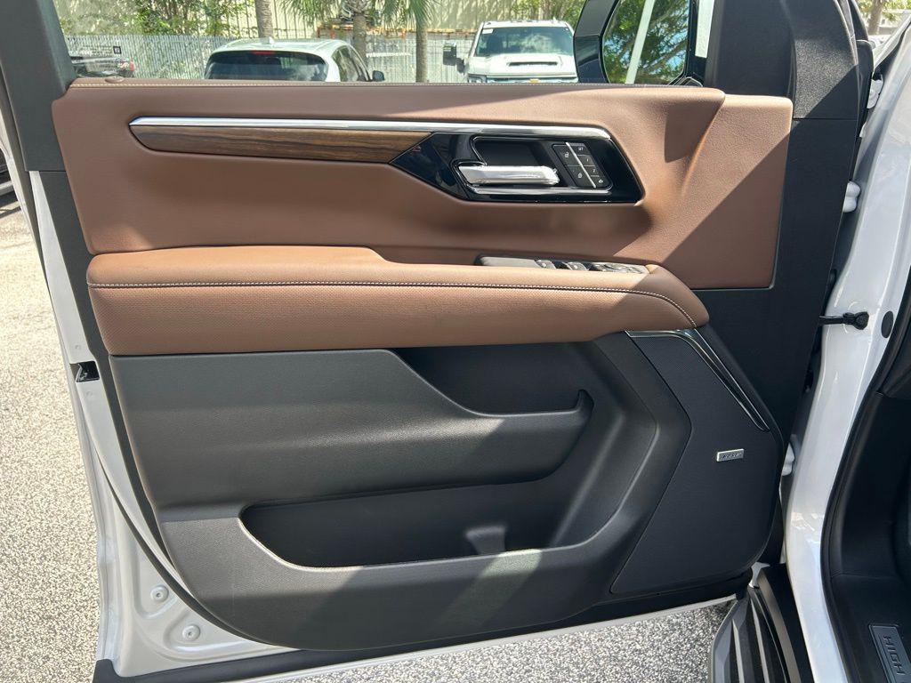 new 2025 Chevrolet Suburban car, priced at $88,790