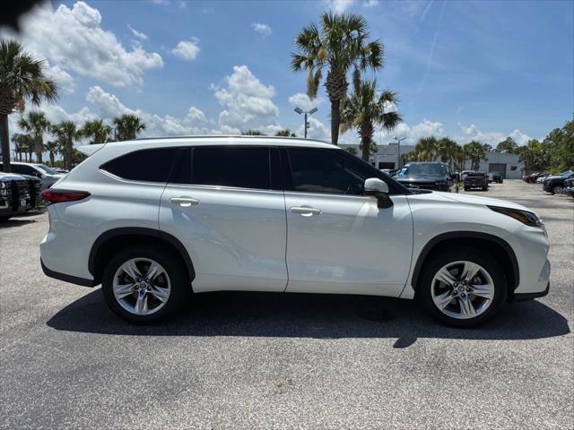 used 2021 Toyota Highlander car, priced at $33,548