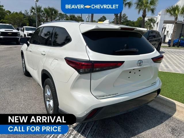 used 2021 Toyota Highlander car, priced at $33,887