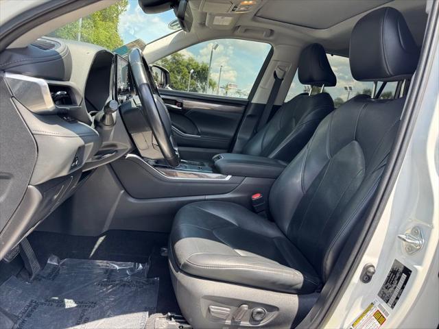 used 2021 Toyota Highlander car, priced at $33,548