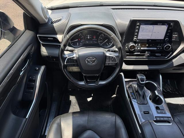used 2021 Toyota Highlander car, priced at $33,548