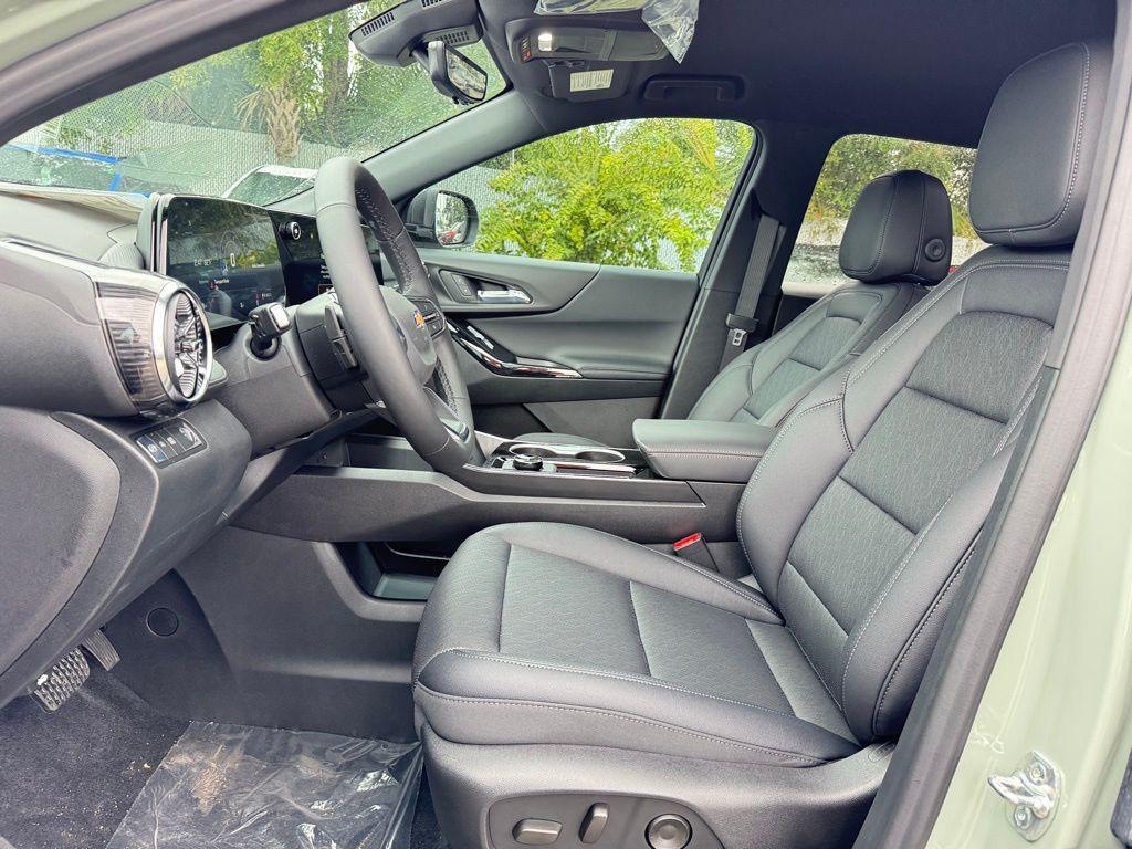 new 2026 Chevrolet Equinox car, priced at $33,985