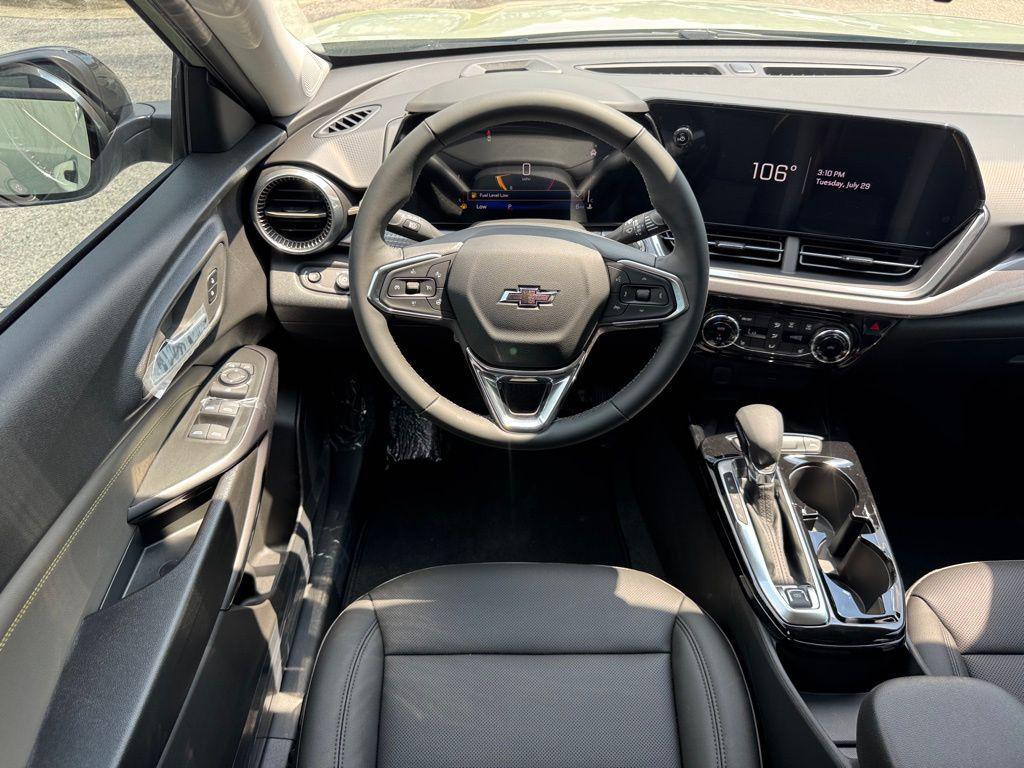 new 2025 Chevrolet Trax car, priced at $26,989