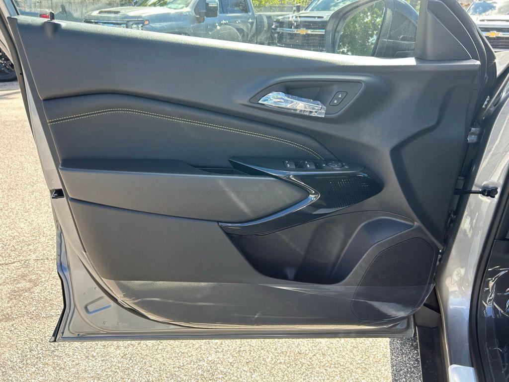 new 2026 Chevrolet Trax car, priced at $27,615