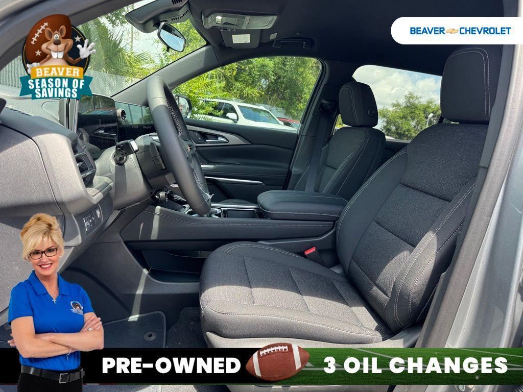used 2025 Chevrolet Traverse car, priced at $40,056