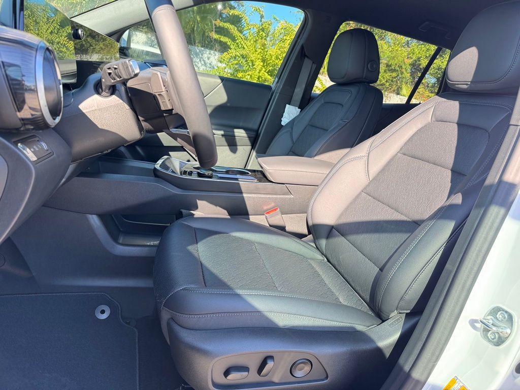 new 2026 Chevrolet Equinox car, priced at $34,990