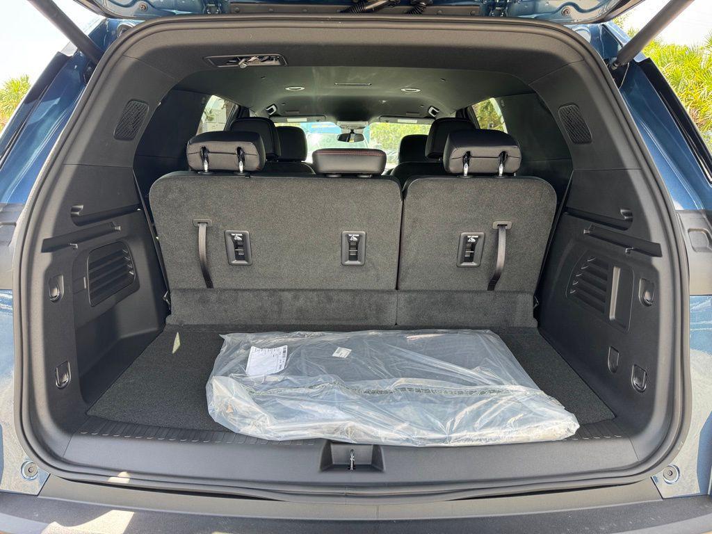 new 2026 Chevrolet Traverse car, priced at $50,795