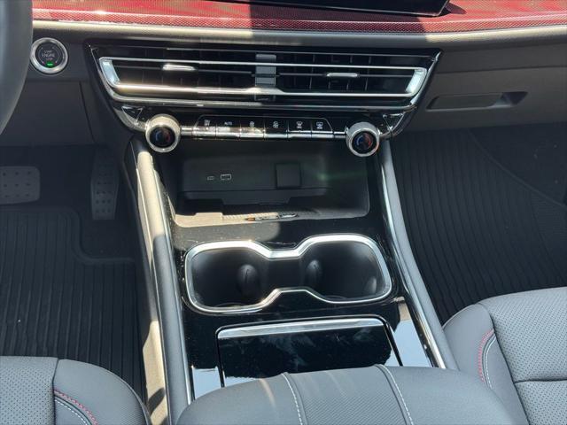 new 2025 Chevrolet Traverse car, priced at $53,820