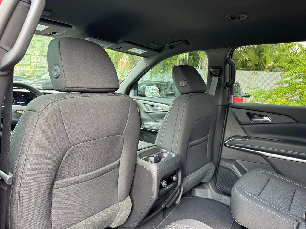 new 2026 Chevrolet Traverse car, priced at $43,190